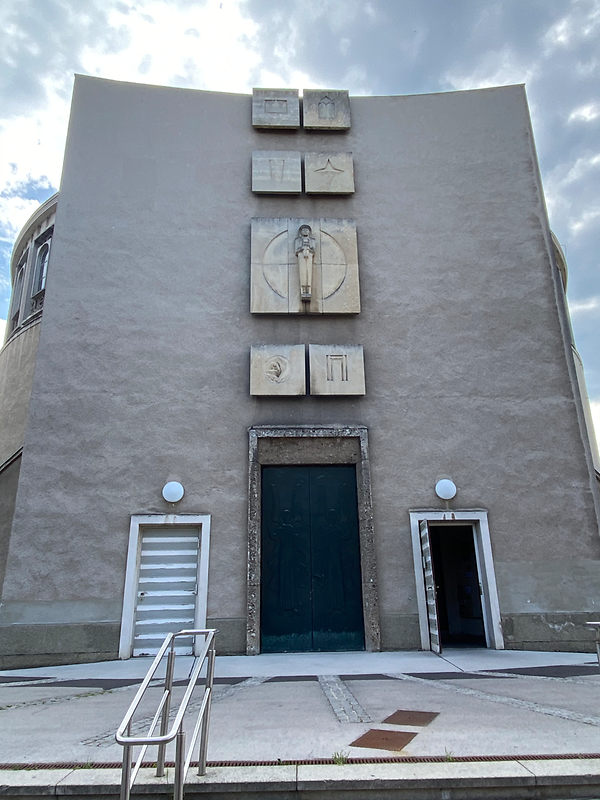 Liesinger Pfarrkirche Maria Mutter Der G Ttlichen Gnade Bezirk